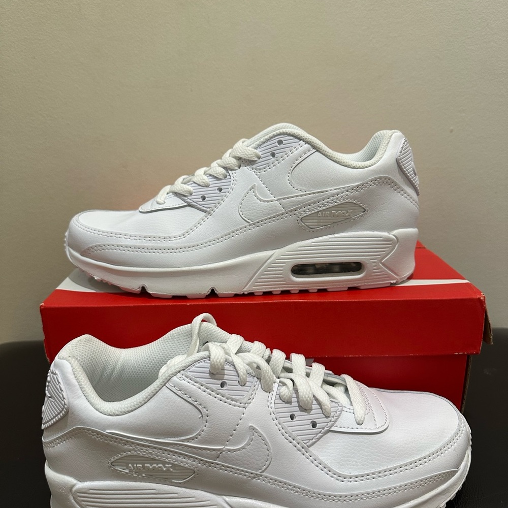 NIB Nike Air Max 90 LTR CD6864 100 White Metallic Silver Sz GS 6.5Y==~Wm 8 - Picture 4 of 8